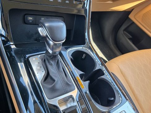 Used 2023 Kia Carnival EX image 21