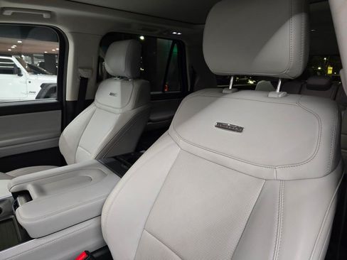 Used 2025 Ford Expedition Max Platinum AWD/4WD image 20