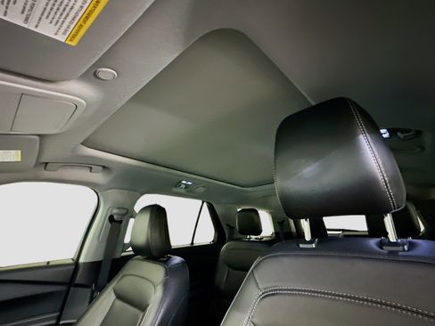 Used 2023 Ford Explorer XLT w/ Equipment Group 202A AWD/4WD image 27