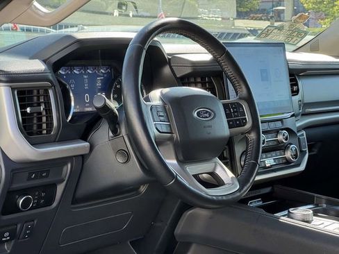 Used 2024 Ford Expedition XLT AWD/4WD image 27