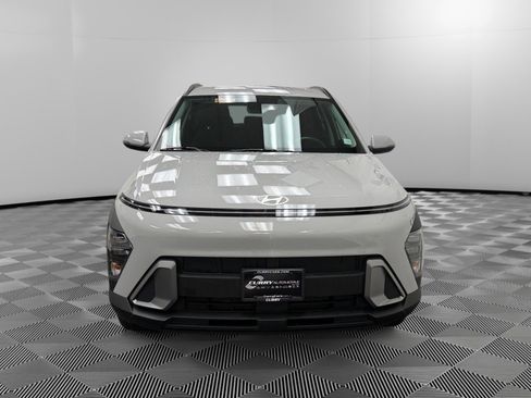 Certified 2025 Hyundai Kona SEL image 8