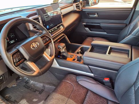 Used 2024 Toyota Tundra Limited AWD/4WD image 18
