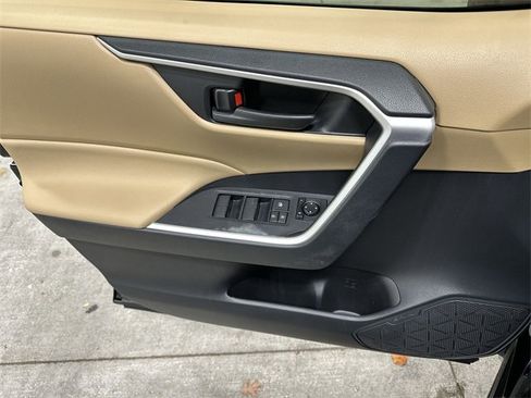 Used 2023 Toyota RAV4 LE image 16