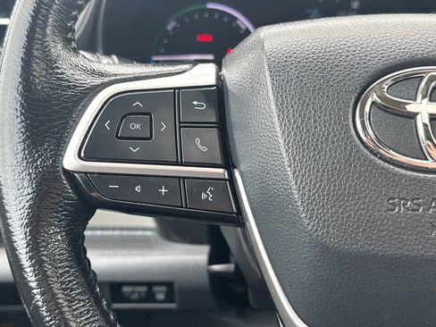 Used 2021 Toyota Sienna XLE w/ XLE Plus Package image 21