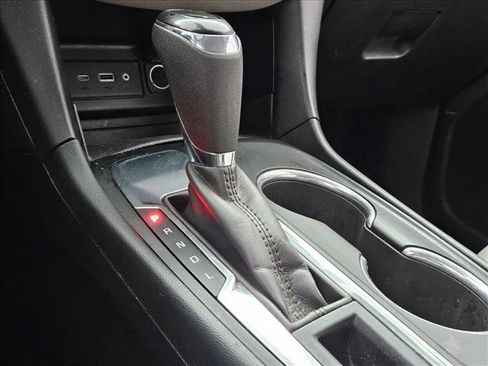 Used 2020 Chevrolet Equinox LS w/ LS Convenience Package image 11