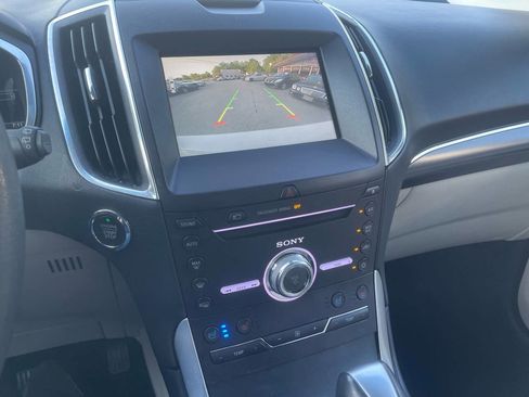 Used 2018 Ford Edge Titanium w/ Equipment Group 302A AWD/4WD image 17
