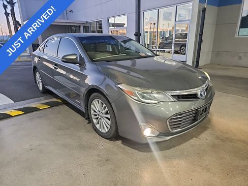 Used 2013 Toyota Avalon Limited FWD image 2