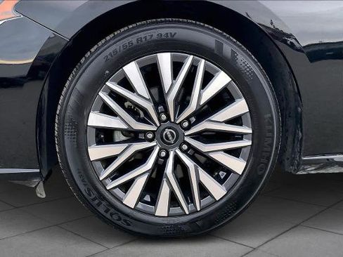 Certified 2024 Nissan Altima 2.5 SV image 11