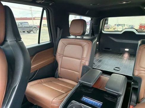 Used 2024 Lincoln Navigator L Reserve AWD/4WD image 27