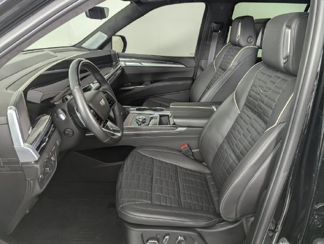 Used 2025 Cadillac Escalade V AWD/4WD image 10