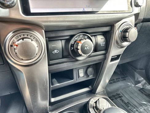 Used 2015 Toyota 4Runner SR5 image 16