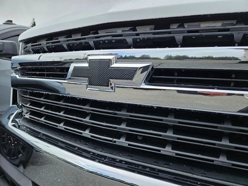 Used 2020 Chevrolet Silverado 1500 LT w/ Fleet Comfort Package AWD/4WD image 3
