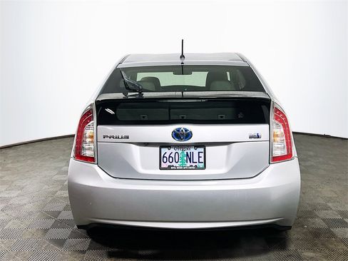 Used 2015 Toyota Prius Two image 7
