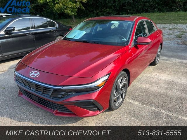 Used 2025 Hyundai Elantra SEL FWD image 1