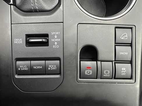 Certified 2023 Toyota Highlander XLE image 30