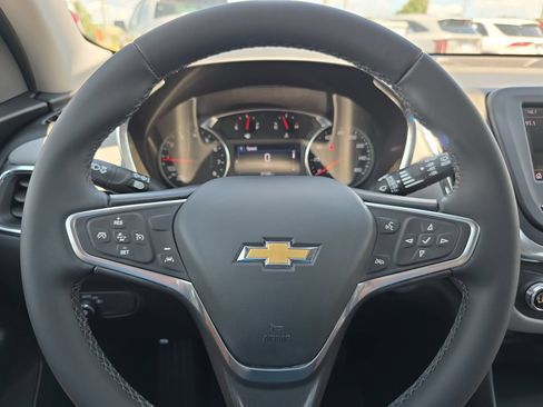 Used 2023 Chevrolet Equinox LT FWD image 18