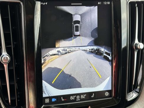 Used 2025 Volvo XC60 B5 Plus image 11