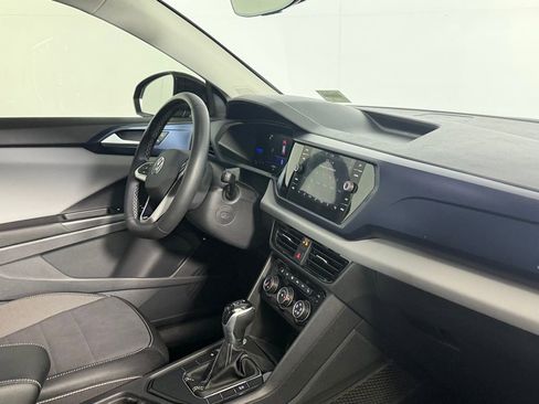 Used 2023 Volkswagen Taos SE w/ Panoramic Sunroof Package image 29