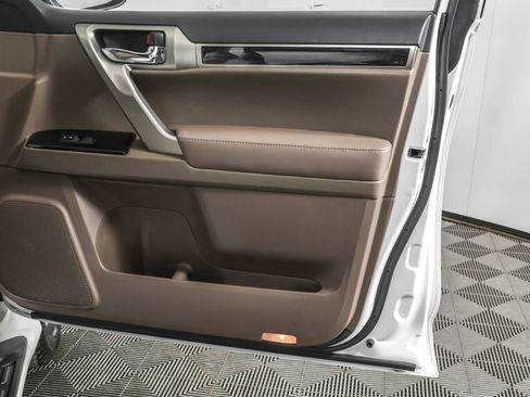 Used 2018 Lexus GX 460 w/ Navigation Package image 50