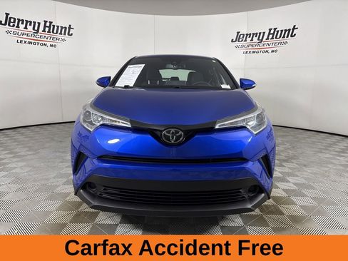 Used 2019 Toyota C-HR LE image 4