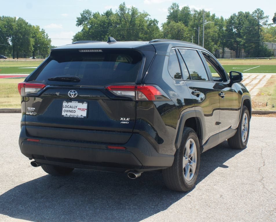 Used 2025 Toyota RAV4 XLE AWD/4WD image 19