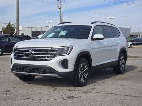 New 2026 Volkswagen Atlas SE FWD image 2