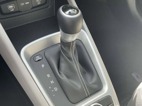 New 2025 Hyundai Venue SEL FWD image 28