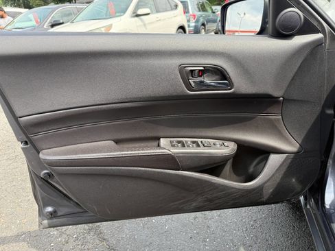 Used 2017 Acura ILX FWD image 12