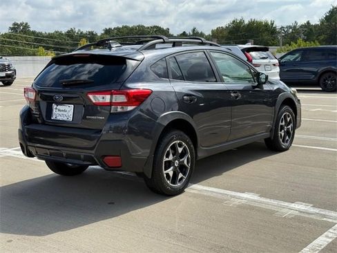 Used 2018 Subaru Crosstrek 2.0i Premium w/ Eyesight System image 3