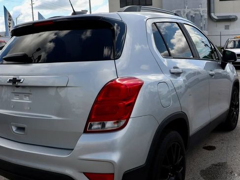 Used 2022 Chevrolet Trax LT w/ Sport Edition FWD image 30