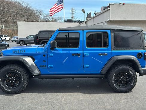 Used 2022 Jeep Wrangler Unlimited Sport image 2