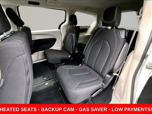 Used 2023 Chrysler Voyager LX image 20