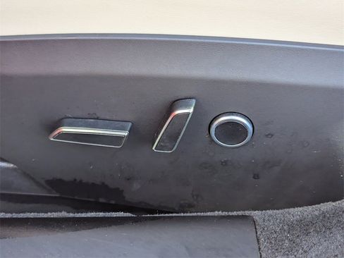 Used 2021 Tesla Model S Plaid image 11