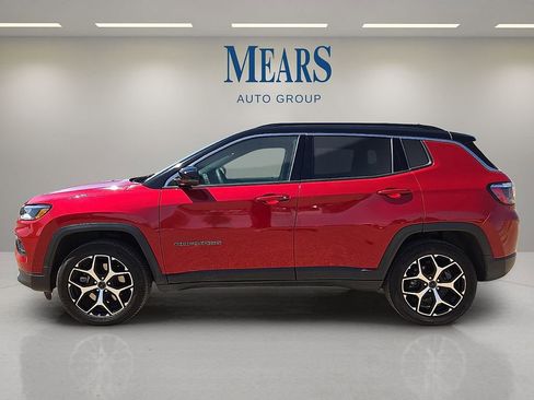 Used 2025 Jeep Compass Limited image 2
