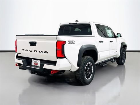 New 2025 Toyota Tacoma TRD Off-Road image 4