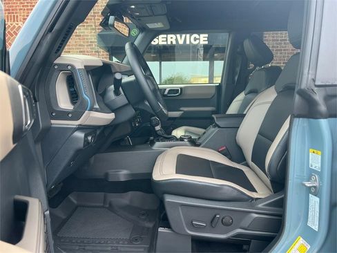 Used 2022 Ford Bronco Wildtrak image 4