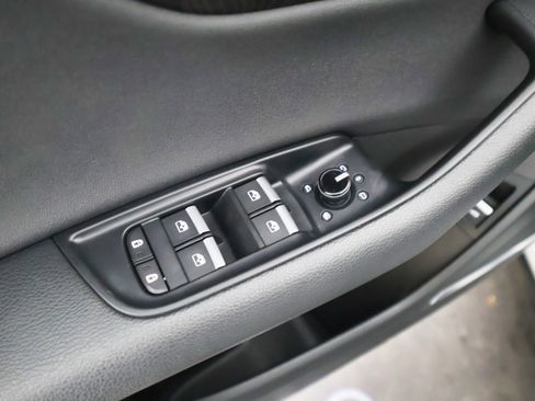 Used 2019 Audi Q8 Premium Plus w/ Premium Plus image 20