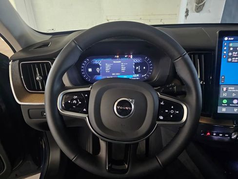 Used 2026 Volvo XC60 B5 Plus w/ Climate Package PRO AWD/4WD image 19