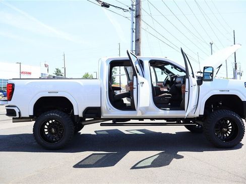 Used 2024 GMC Sierra 3500 Denali Ultimate AWD/4WD image 44