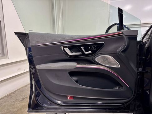 Used 2023 Mercedes-Benz EQS 580 4MATIC Sedan image 12