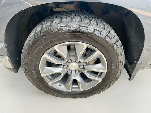 Used 2022 Chevrolet Silverado 1500 LT AWD/4WD image 31