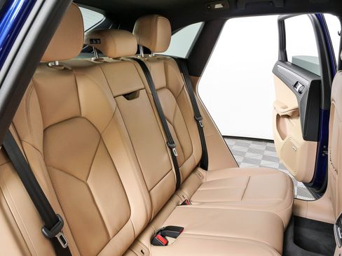 New 2026 Porsche Macan AWD/4WD image 23