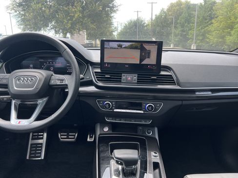 Used 2025 Audi SQ5 Premium Plus w/ Premium Plus Package image 29