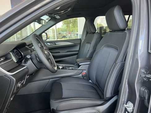 New 2025 Jeep Grand Cherokee L Laredo w/ Luxury Tech Group I image 11