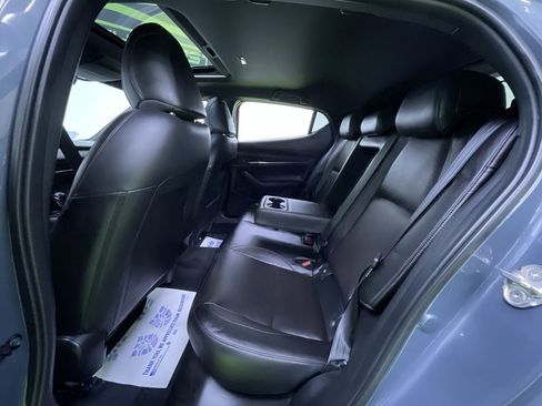 Used 2021 MAZDA MAZDA3 Hatchback w/Premium Plus Pkg image 28