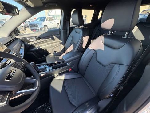 New 2026 Jeep Compass Latitude image 12