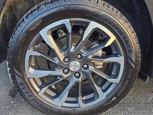 Used 2022 GMC Terrain SLT w/ Infotainment Package II image 18