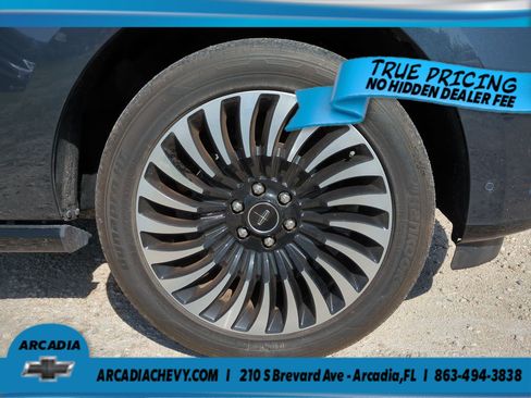 Used 2021 Lincoln Navigator Black Label w/ Cargo Convenience Package AWD/4WD image 11