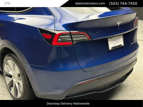 Used 2021 Tesla Model Y Long Range image 15