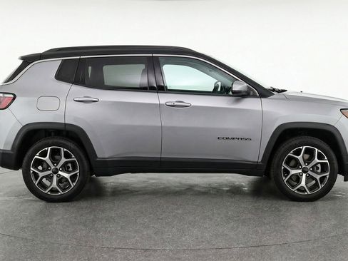 Used 2025 Jeep Compass Limited AWD/4WD image 11